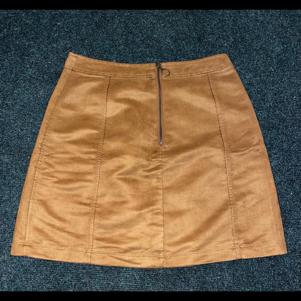 Brown/tan skirt with soft leather. Size 4